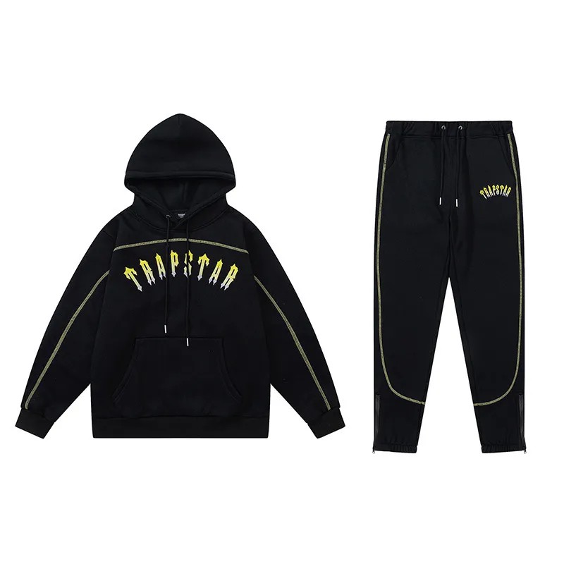 Trapstar Yellow Logo Men\'s Tracksuits Black USA | 31LHAWFBX